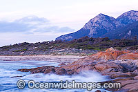Salmon Rocks Flinders Island Tasmania Photo - Gary Bell