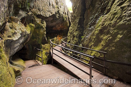 Capricorn Caves entrance photo